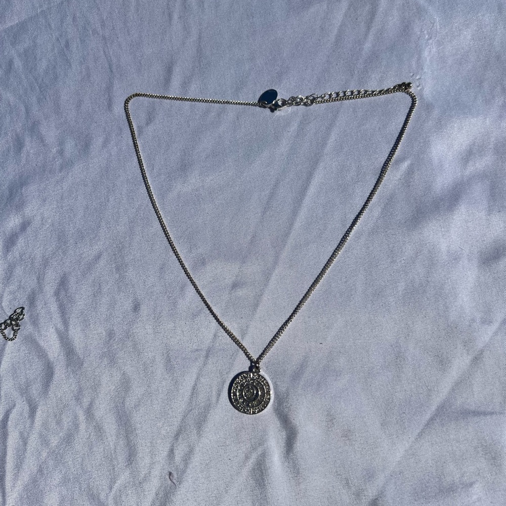 Elegant Silver Pendant Necklace